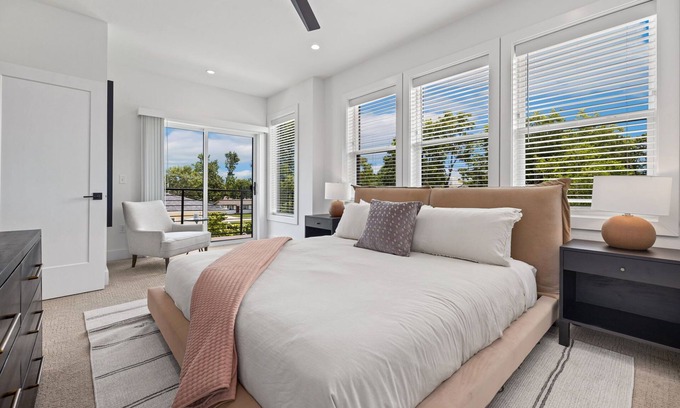 Downtown House | Sojourner - Arts District - Garage - 0.5 mi DT