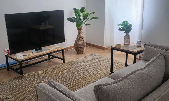 Portimao City Centre House | Sol no Pátio - stay flexible in our townhouse with a patio even without a car