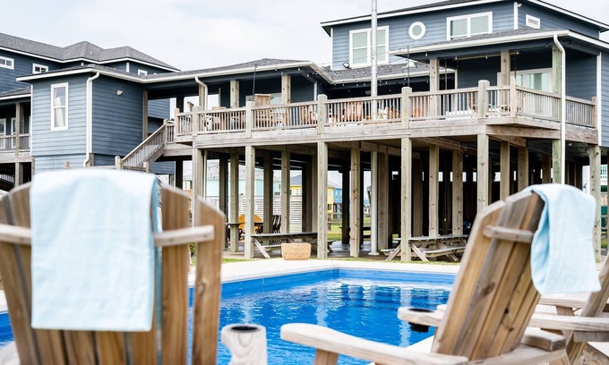 Crystal Beach House | Solara Sands: Theater & Game, Steps to the Beach!