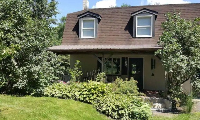Centre Hall House | Solitary Homestead-scenic setting, spacious outdoor areas. Easy access PSU.