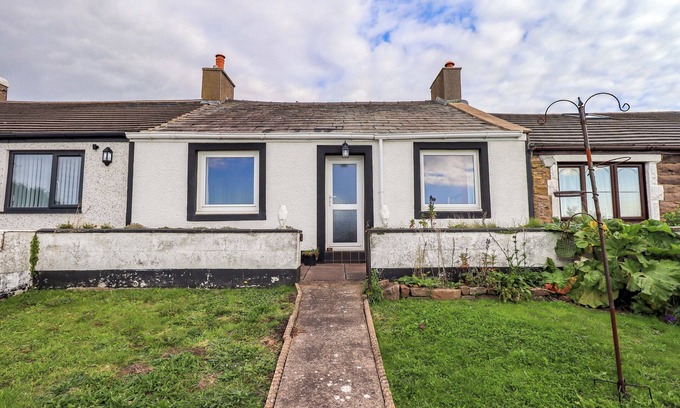Whitehaven House | SOLWAY VIEW, family friendly, with a garden in Whitehaven