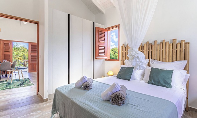 Beauregard House | Sonia Bungalow with jacuzzi and large spaces ideal for 2 people.