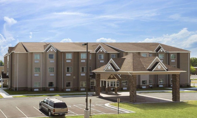 White Hall Hotel | Sonesta Essential Fairmont