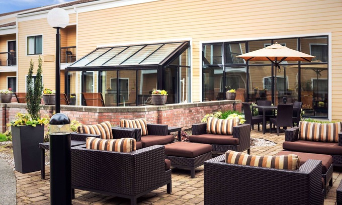 Bridle Trails Hotel | Sonesta Select Seattle Bellevue Redmond