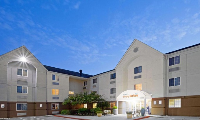 Memorial Hotel | Sonesta Simply Suites Houston CityCentre I-10 West