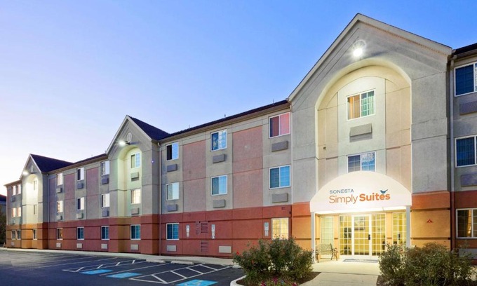 Mount Laurel Hotel | Sonesta Simply Suites Philadelphia Mount Laurel