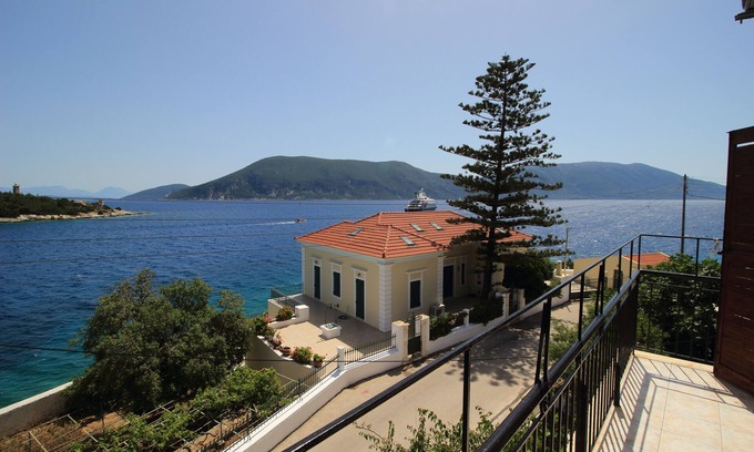 Matsoukata Apartment | Sonia's Apartment in Fiscardo Waterfront