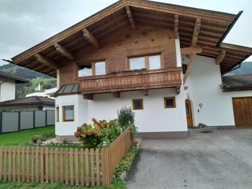 Kapfing House | Sophie's Haus