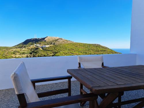 Kithira House | Sophie's Pourko House