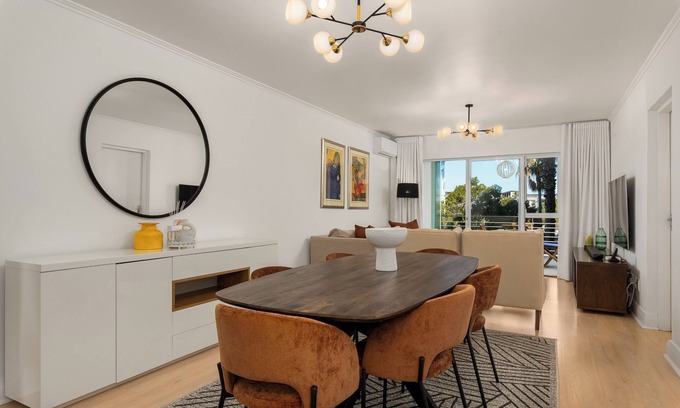 Century City Apartment | Sophisticated Century City Apartment | Pool