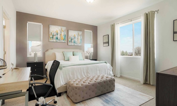 Longmont House | Sophisticated Retreat at High Point Drive – Your Dream Getaway Awaits Her #41712