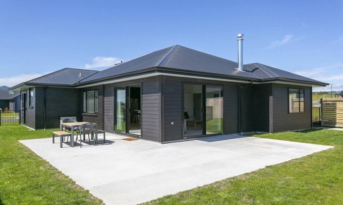 Wharewaka House | Sophistication Meets Relaxation