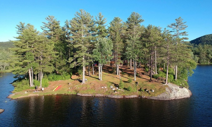 Bryant Pond House | Sorry no more weeks available - please check back in January for Summer 2026