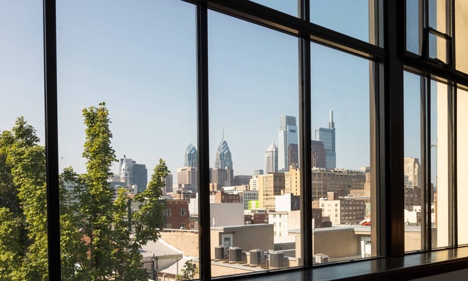 West Poplar Apartment | Sosuite 2BR Apt w Balcony W D Gym On-site Bar