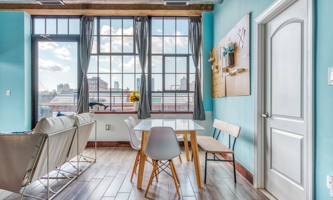 West Poplar Apartment | Sosuite 2BR Apt w Patio W D Gym On-site Bar
