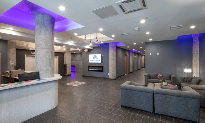 West Poplar Apartment | Sosuite 2BR Penthouse w W D Gym On-site Bar