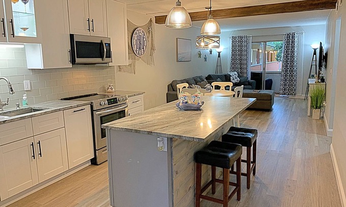 Mary Esther Condo | Soundside 2 Bdr Condo *Pool & dock