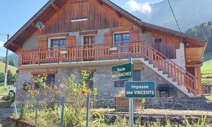 Saint-Pierre-d'Entremont Ski Chalet | Sous l'Alpette en Chartreuse