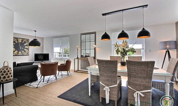 Crehen House | Sous le Cerisier - CREHEN