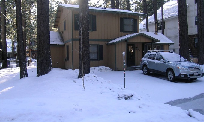 Bijou Pines House | South Lake Tahoe Cabin - Rae's Family Retreat - One block to El Dorado Beach
