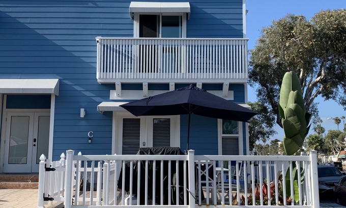 South Mission Beach Condo | South Mission Beach.Steps to the Beach & Bay!