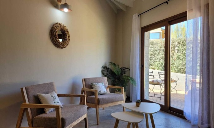 Dina Huapi House | Southern airs. Minutes from Bariloche. Duplex on the ground floor with barbecue and parking