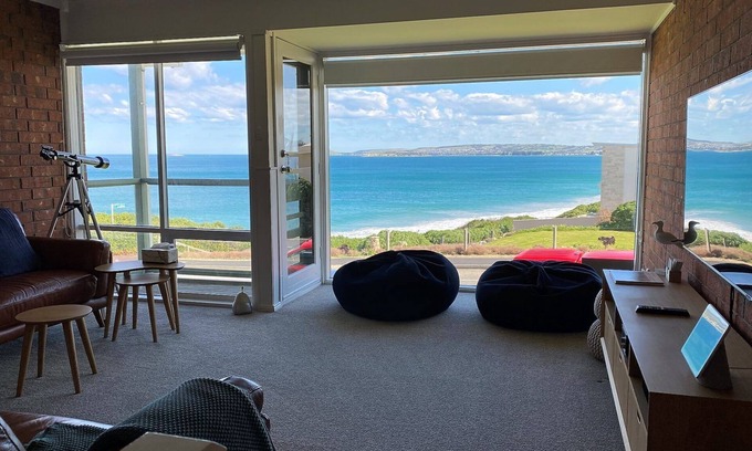 Port Elliot Apartment | Southern Sands Coastal Getaway: Your Front Row Seat to Knight Beach's Horizon