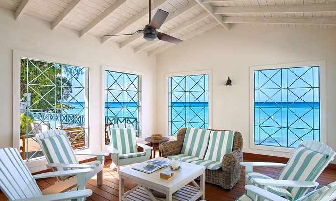 Gibbs Bay House | Southwinds Beach House is a three bedroom beach front property