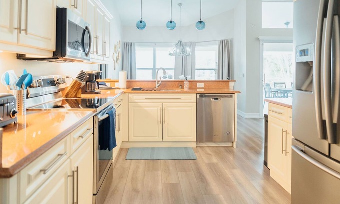 Crown Pointe House | Sovanita House Naples, FL with private pool