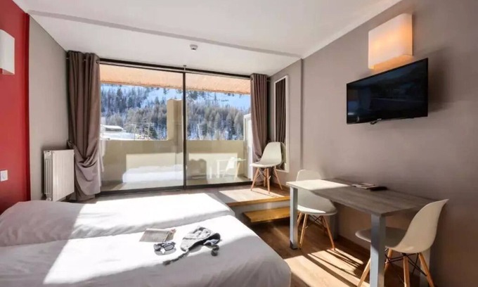 Isola Apartment | SOWELL RÉSIDENCES New Chastillon* - Studio 2 People Balcony