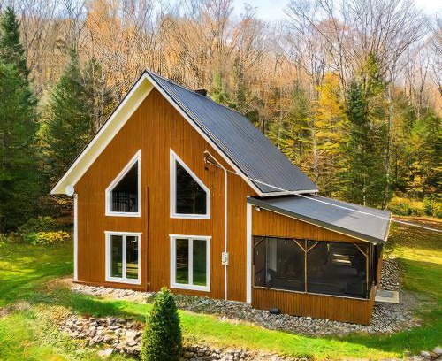 Saint-Hermenegilde Ski Chalet | Spa Nature Estrie