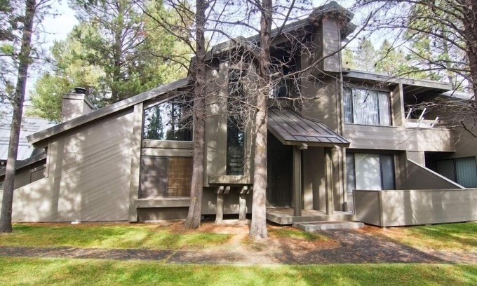 Tennis Village Condo | Spa-Side Lodge with Fireplace, BBQ & A/C