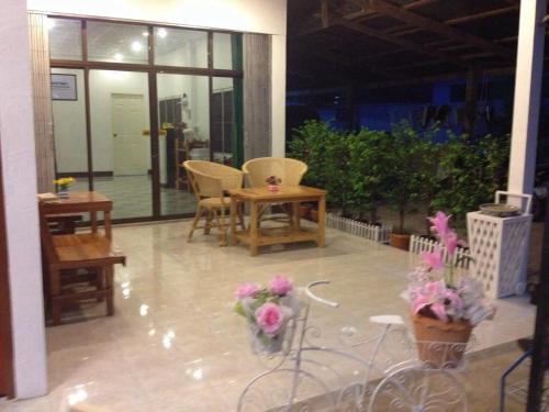 Mueang Kao House | Space Ben Guest House @ Muangkao