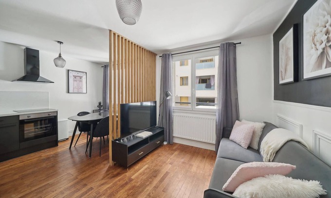 Zola - Pressense Apartment | Spacieux deux chambres Charpennes Villeurbanne