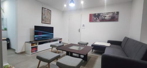 Guebwiller Apartment | Spacieux et serein avec patio, barbecue et WIFI