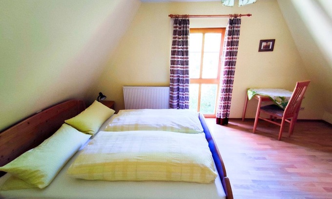 Rothenburg ob der Tauber Apartment | Spacious vacation apartment (60 m²) for up to one person with two bathrooms and free WiFi