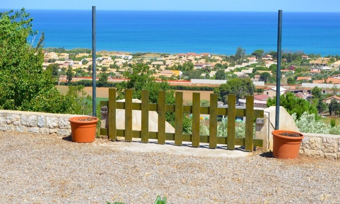 Campofelice di Roccella Villa | Spacious villa with sea view, large garden barbecue, near the sea and Cefalu