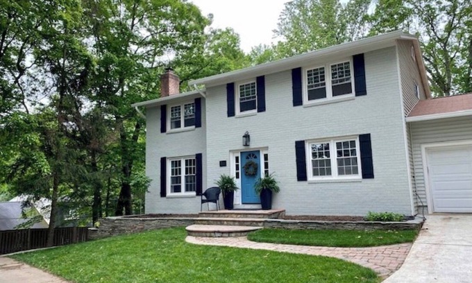Fairfax House | Spacious 1 BR Modern Basement Suite near GMU w/private entry - Updated Amenities