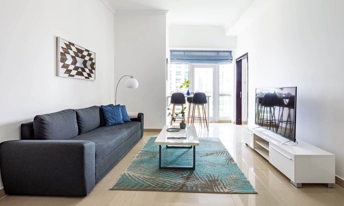 Jumeirah Lake Towers Apartment | Spacious 1BR w/ Lake Views in JLT!