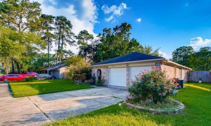 Humble House | Spacious 2,008 SqFt Beautiful Home in Humble