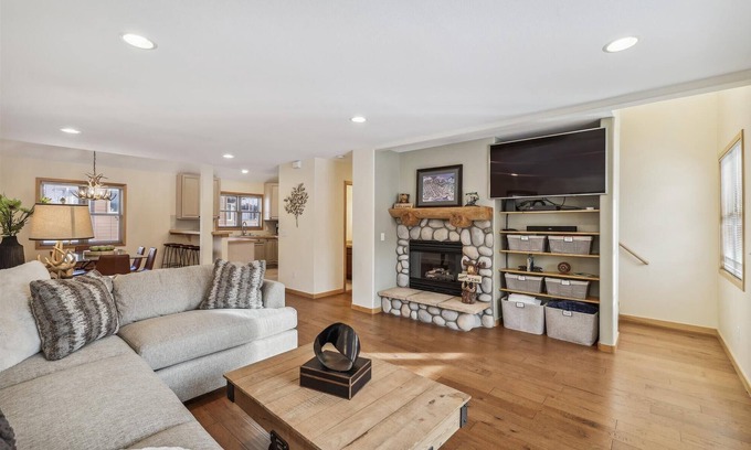 Frisco House | Spacious 2-bed Moose Xing townhome in Frisco, CO with mountain views, sleeps 6 guests.