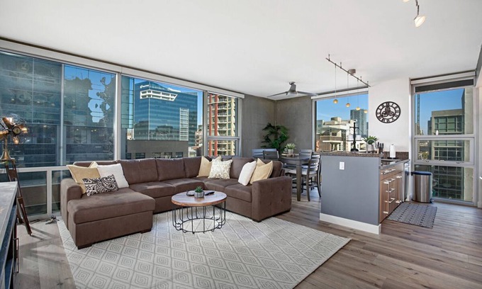 East Village Condo | Spacious 2 Bedroom Condo in the Heart of Downtown!
