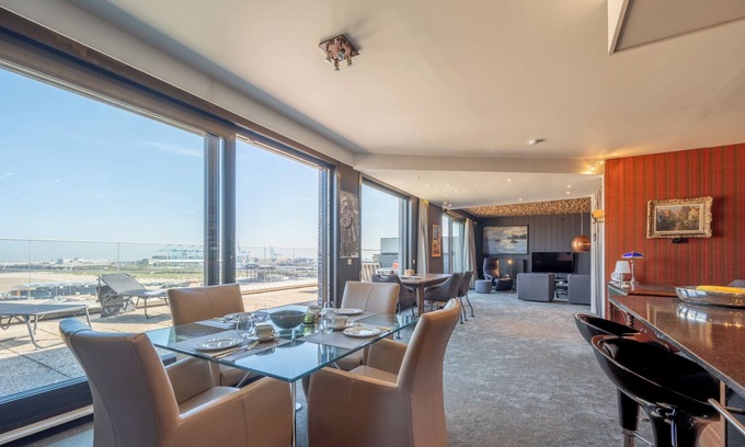 Lissewege Apartment | Spacious 2-bedroom penthouse with large sunny terraces at Zeebrugge beach