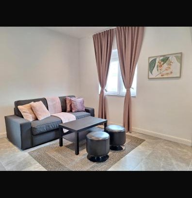 Purkersdorf Apartment | Spacious 2 - Room Apartment - 6 Guests, 24h Check-in, Near Vienna