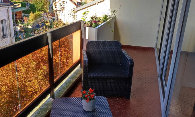 Garches Apartment | Spacious 2-room apartment with terrace