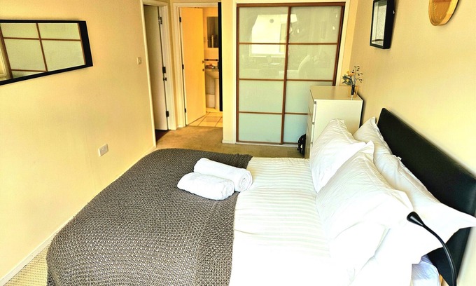 Barnhill Apartment | Spacious 2B Apartment in Wembley with parking