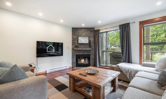 Whistler Condo | Spacious 2BDR on Blueberry Hill | Pets | Complex Hot Tub | BBQ
