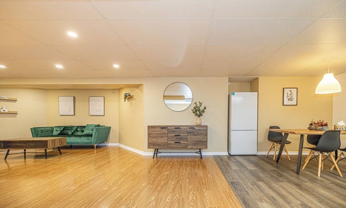 Brossard Apartment | Spacious 2BDRs Apt,ALL NEW! Close to DT/1 parking