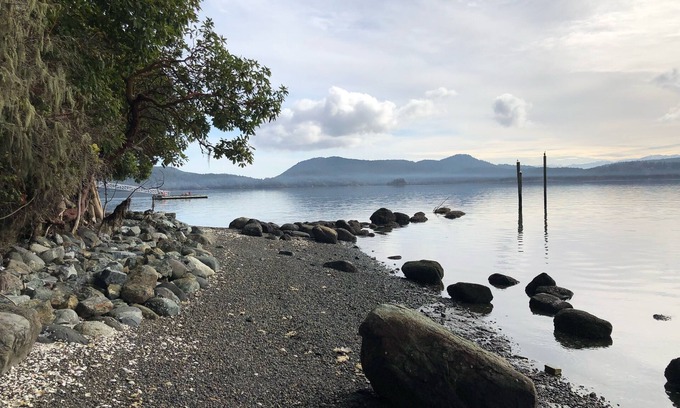 Sooke Cottage | Spacious 2BR Cottage on Waterfront Property with Beach Access - Sleeps 6