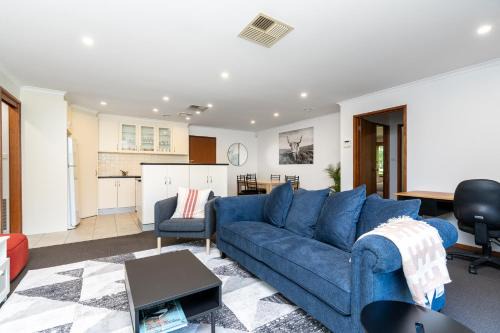 Reid House | Spacious 2BR Home in Tranquil Leafy Neighborhood - Hosted by CanStay